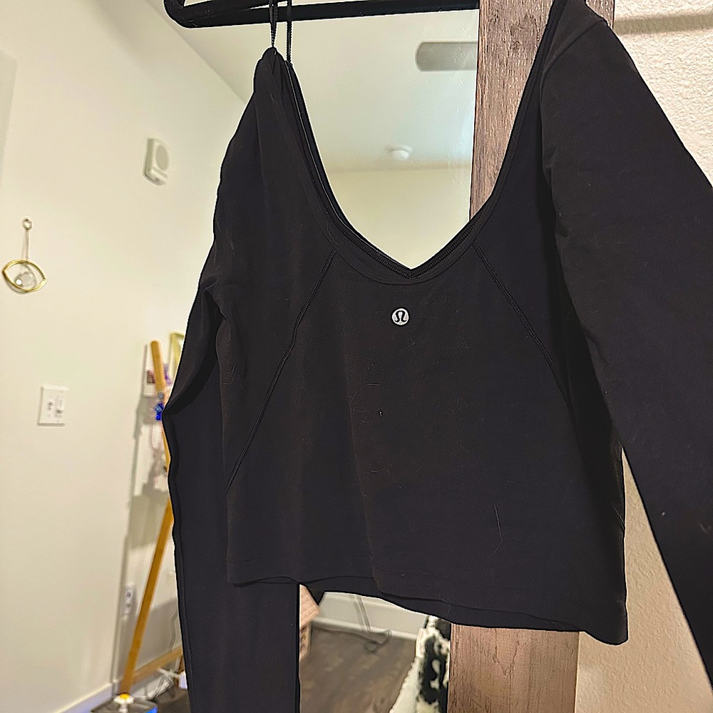 lulu align v neck